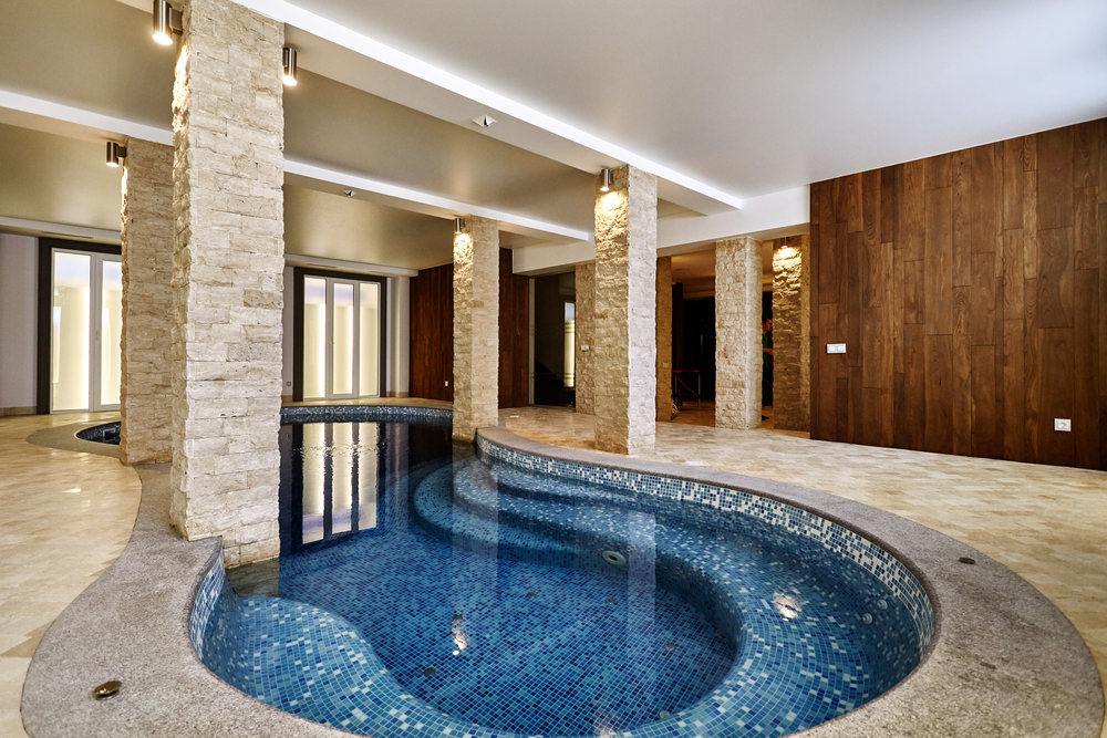 Indoor Pool vs Outdoor Pool